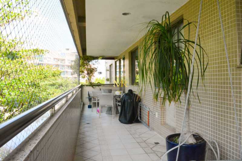 Conheça 9 do imóvel - Apartamento à Venda - 3 Dormitórios (1 Suíte) - Barra da Tijuca - 160 m² com Varanda Ampla, Vista para a Lagoa e 2 Vagas - R025 - 9 9 - 9