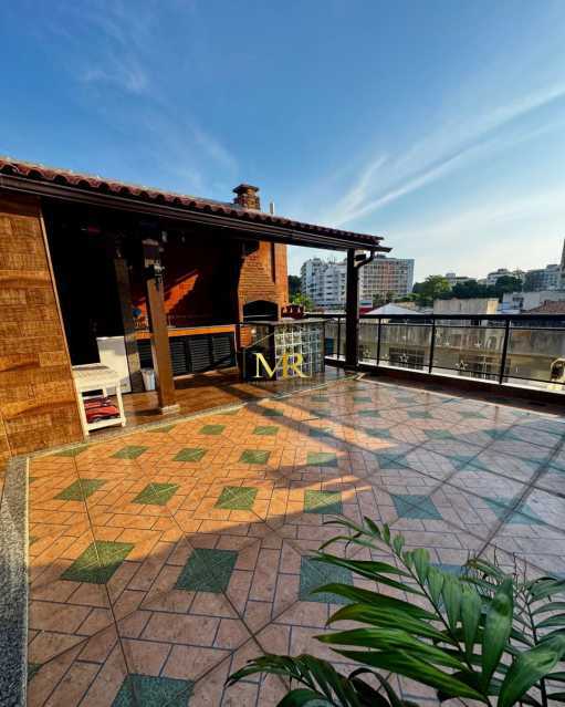 Conheça 1 do imóvel - Casa em Condomínio à Venda - 4 Dormitórios (2 Suítes) - Pechincha - 150 m² com Terraço Gourmet, Reformada e 4 Vagas - DM199 - 1 1 - 1