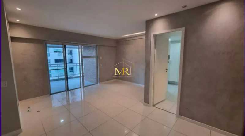 Conheça WhatsApp Image 2026-08-11 at 1 do imóvel - Apartamento à Venda na Barra da Tijuca com 3 Quartos, Suíte, Varanda Gourmet e Vista para Lagoa - DM245 - 3 WhatsApp Image 2026-08-11 at 1 - 3