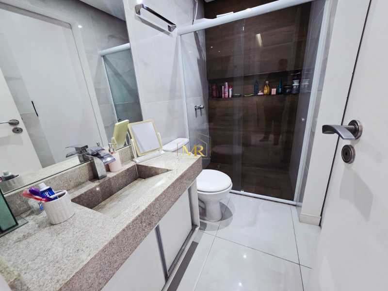 Conheça Publicar 21. do imóvel - Casa à Venda no Jardins de Londres com 3 Quartos, 2 Suítes, Piscina e Energia Solar - DM247 - 21 Publicar 21. - 21