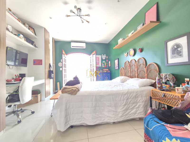 Conheça 06 Quarto 5 do imóvel - Casa à Venda no Anil com 4 Suítes, Piscina e Placa Solar em Condomínio - DM249 - 22 06 Quarto 5 - 22