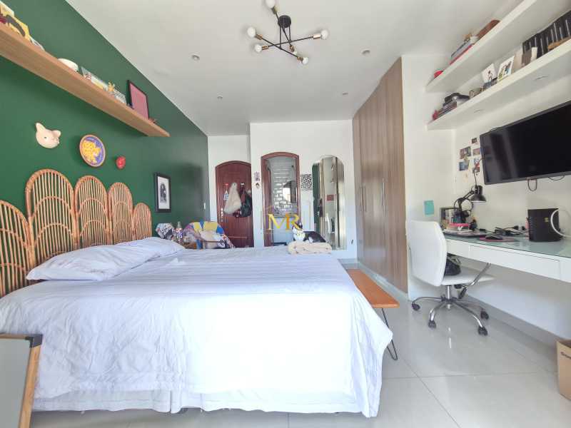 Conheça 06 Quarto 6 do imóvel - Casa à Venda no Anil com 4 Suítes, Piscina e Placa Solar em Condomínio - DM249 - 23 06 Quarto 6 - 23