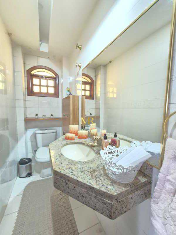 Conheça 07 Banheiro 4 do imóvel - Casa à Venda no Anil com 4 Suítes, Piscina e Placa Solar em Condomínio - DM249 - 28 07 Banheiro 4 - 28