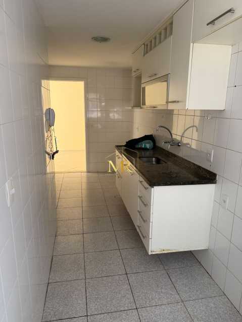 Conheça 03 Cozinha 2. do imóvel - Apartamento 3 Quartos com Varanda à Venda na Freguesia - Jacarepaguá - DM251 - 8 03 Cozinha 2. - 8