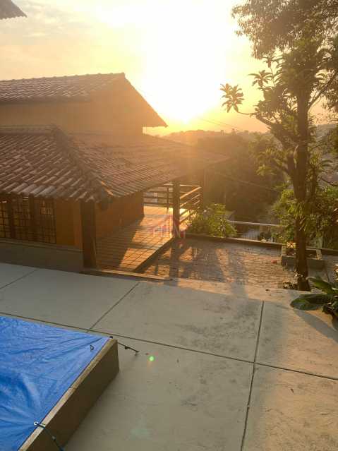 b880c31f-6171-4cb2-8e31-6e2126 - 4