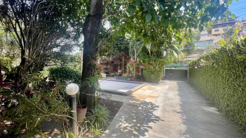 WhatsApp Image 2025-10-15 at 1 - 24