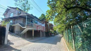 Moderna e Clean - Casa 3 quartos em condomínio- Maria Paula - 1256