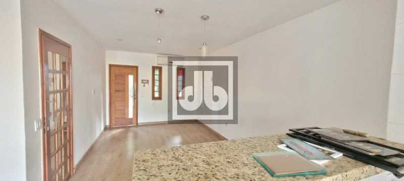 21JBM607396 - 21