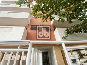 Ilha do Governador - Portuguesa - Apartamento - Elevador - Varanda - Sala - 2 Quartos - Vaga de Garagem - Julio Bogoricin - JBI29001