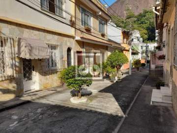 Imperdível - Casa de Vila - Duplex / Residencial / Cosme Velho - 175 m2 - precisando de reforma total - tem terreno tipo aclive - final de inventário - Rua Cosme Velho próximo Subida Corcovado - JBF61365