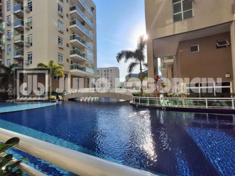 001 FOTO PISCINA - 1