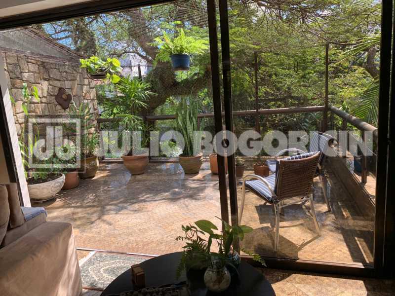 9a040f0a-699c-4cbd-b3db-8d9506 - 27