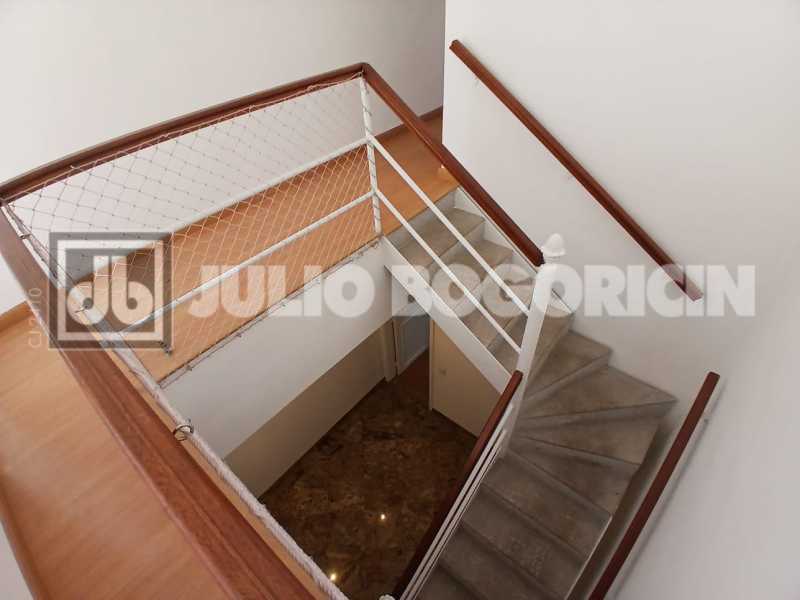 8ade3d42-26f3-46eb-ad80-4c2c87 - 33