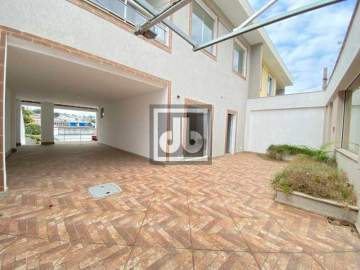 Ilha do Governador - Jardim Guanabara - Casa Duplex - À Venda - Varanda - Salão - 3 Quartos - Suíte - Área livre - 3 Vagas de Garagem - Julio Bogoricin - JBI60782