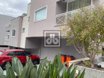 Ilha do Governador - Jardim Guanabara - Casa Duplex - À Venda - Condomínio Fechado - Sala - 3 Quartos - Suíte - 2 Vagas de Garagem - Julio Bogoricin - JBI60764
