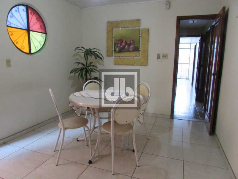 08JBM305864 - 8