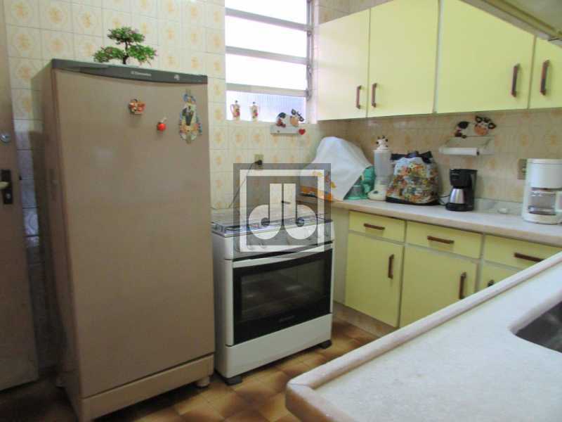 09JBM305864 - 9