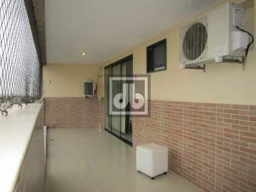 - Apartamento - À Venda - 2 Varandas, sala dois quantos, armários planejados, copa cozinha e dependência, 1 vaga escriturada - Julio Bogoricin - JBM221594
