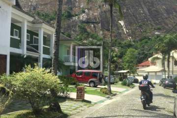 05JBRB84706 - 1