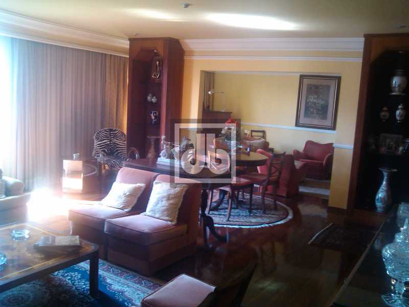 01 Apartamento 4 dormitórios  - 4