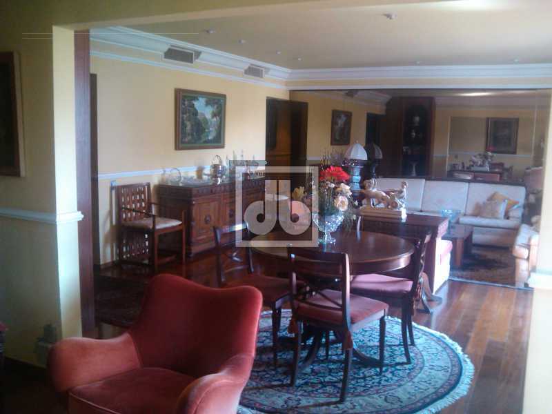 02 Apartamento 4 dormitórios  - 2