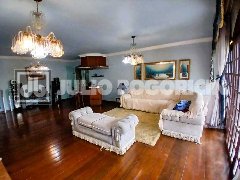 CASA 1.200.000 R. AROEIRA 19. - 10