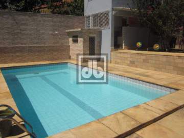 Ilha do Governador - Jardim Guanabara - Casa Linear - À Venda - Piscina - Sala - 3 Quartos - Suíte - Dependências - 5 Vagas de Garagem - Julio Bogoricin - JBI65830