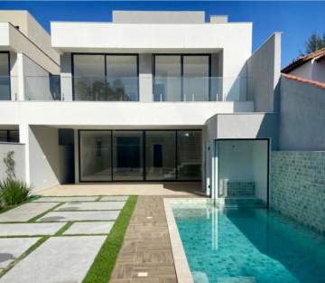 Oportunidade - Venda - Excelente casa contemporânea, em condomínio na Barra da Tijuca. 5 suítes, 3 vagas e lazer - JBB67138