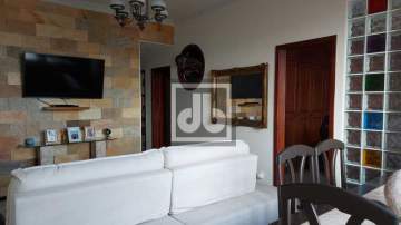 Imperdível - LINDO APARTAMENTO REFORMADO! PRÓXIMO AO FÓRUM DO MÉIER, FARTA CONDUÇÃO E COMÉRCIO! - JBM305954