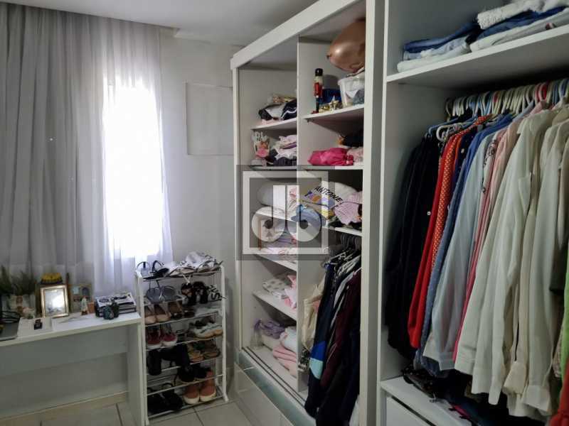 Pau_Ferro_703 18. - 18