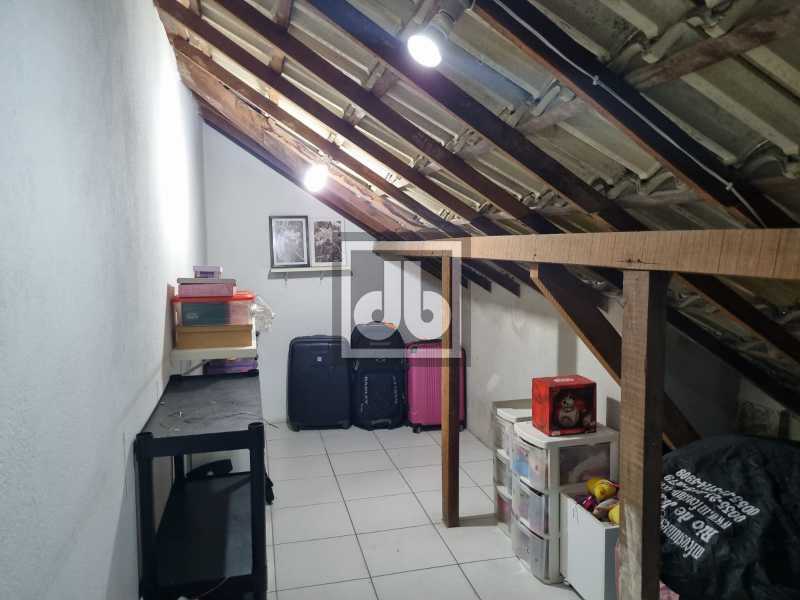 Pau_Ferro_703 23. - 23