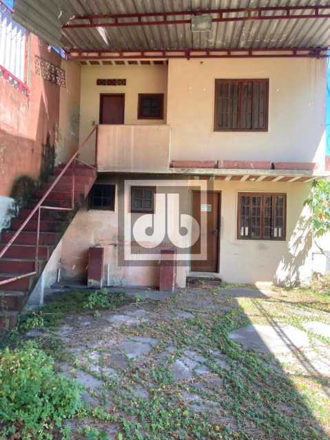 4b561c81-ca13-483c-9c4b-4dbfef - 4