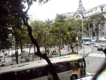 EXCELENTE INVESTIMENTO. APTO DE 3 QUARTOS DIVIDIDO EM 2 APTOS. REFORMADO. - JBF36152