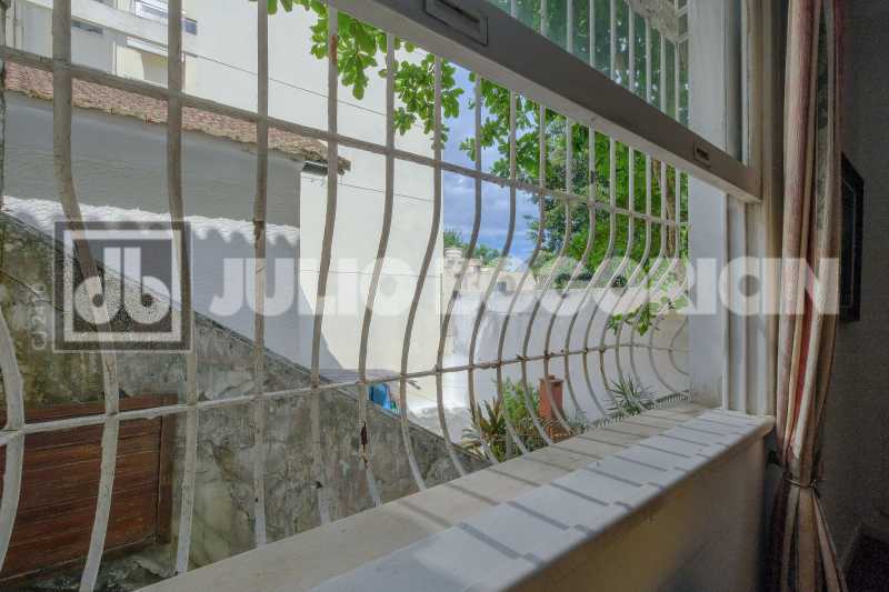 13 - Casa de rua - Duplex - Re - 13