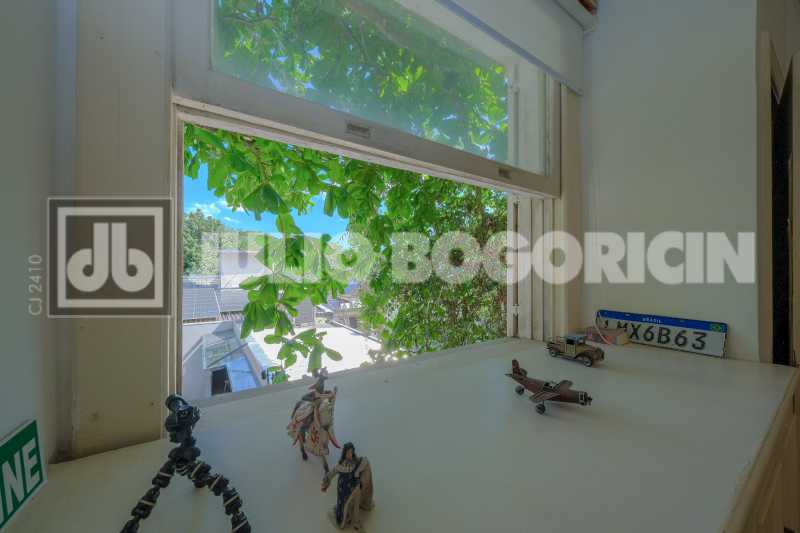 25 - Casa de rua - Duplex - Re - 25