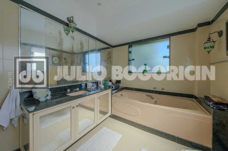 27 - Casa de rua - Duplex - Re - 27