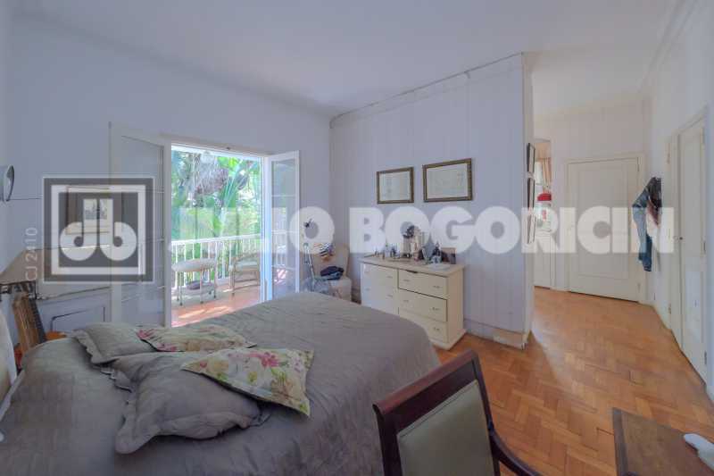 30 - Casa de rua - Duplex - Re - 30