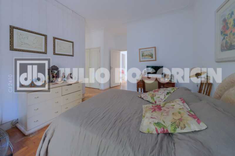 31 - Casa de rua - Duplex - Re - 31