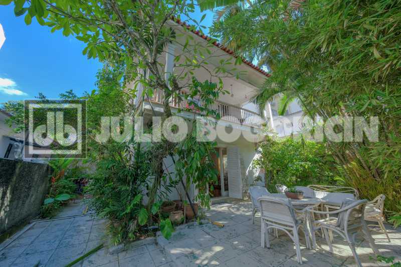 38 - Casa de rua - Duplex - Re - 38