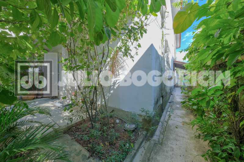 39 - Casa de rua - Duplex - Re - 39