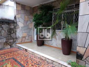 Vendo - Magnífica casa duplex com 1 excelente quintal e 1 belo terraço - JBM607632