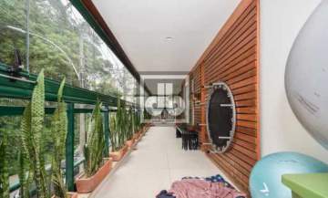Apartamento a venda no Leblon, 3 quartos, 1 suite, 2 vagas de garagem, ampla varanda e totalmente reformado. - JBL34494