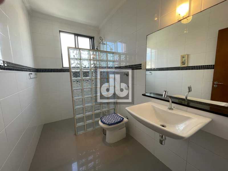 12ilhadogovernadorcocotaaparta - 12