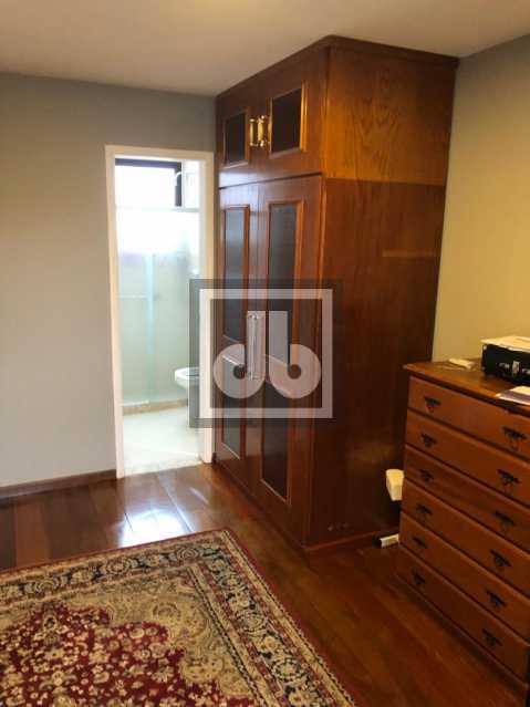 JBRB318012 - 08 - 8