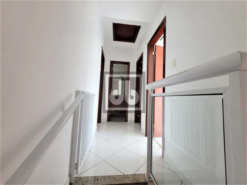 Est. do Bananal, 1043 casa 105 - 7