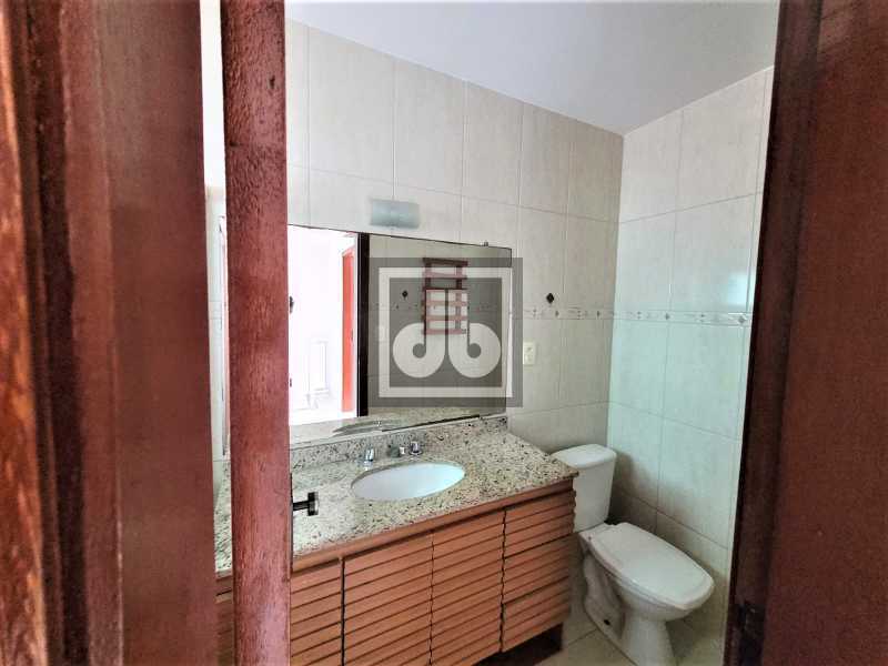 Est. do Bananal, 1043 casa 105 - 11