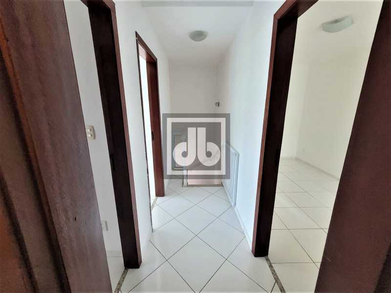 Est. do Bananal, 1043 casa 105 - 13