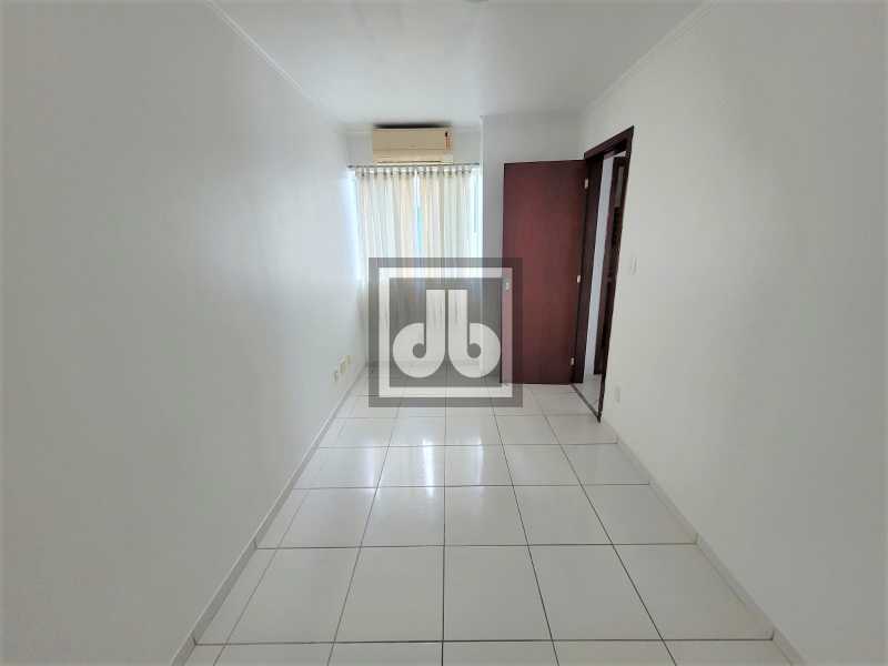 Est. do Bananal, 1043 casa 105 - 21