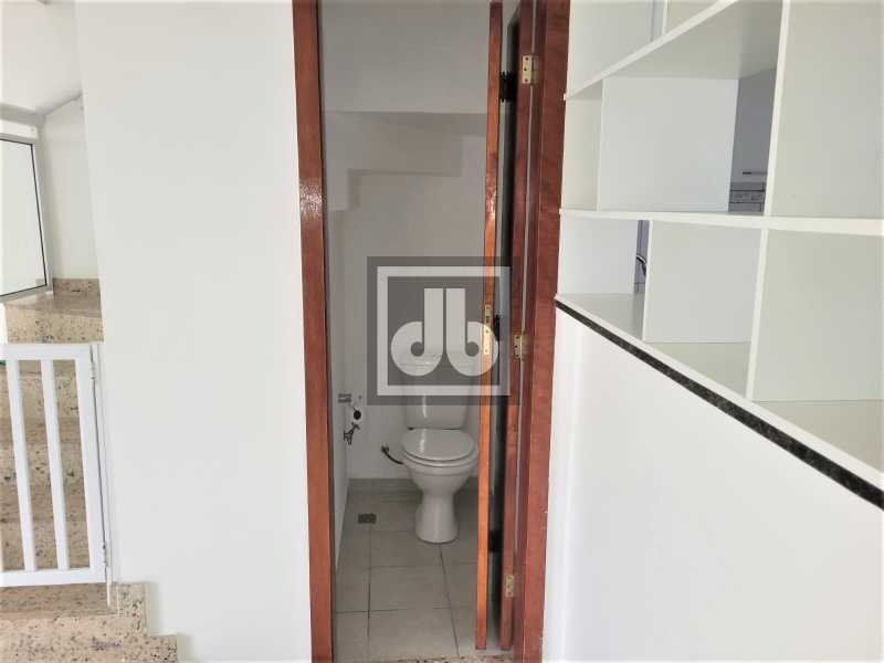 Est. do Bananal, 1043 casa 105 - 24
