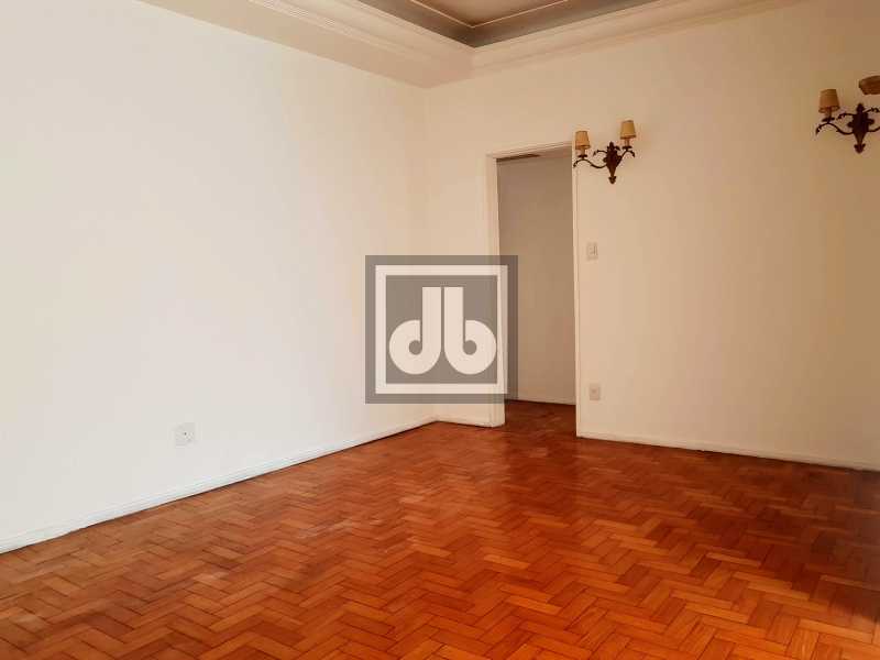 Sala e acesso à área íntima  - 8